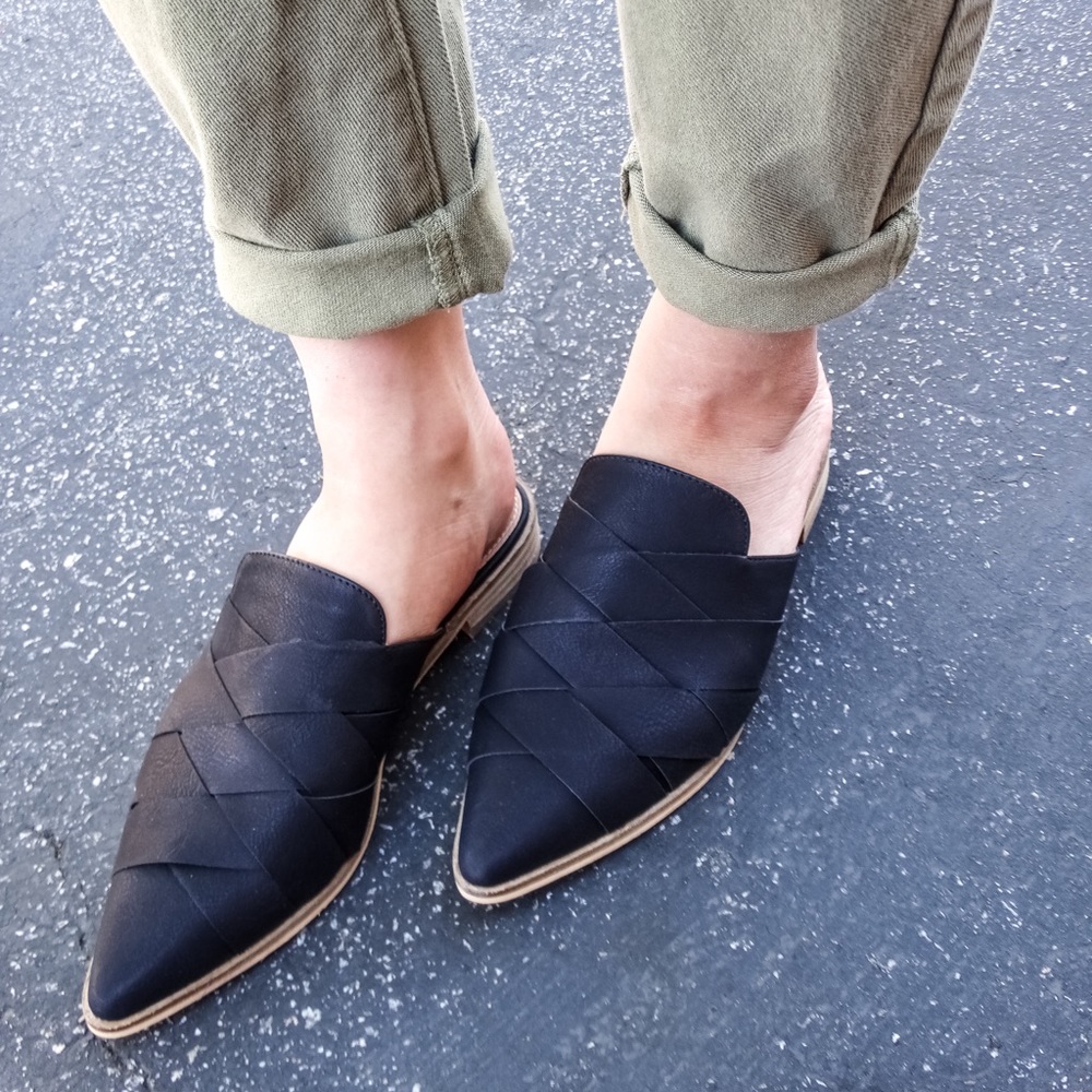 Flat Woven Mules in Black (LAST SIZE, Size 10) - Picture 5 of 6